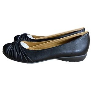 Woman’s Natural Soul ballet flats